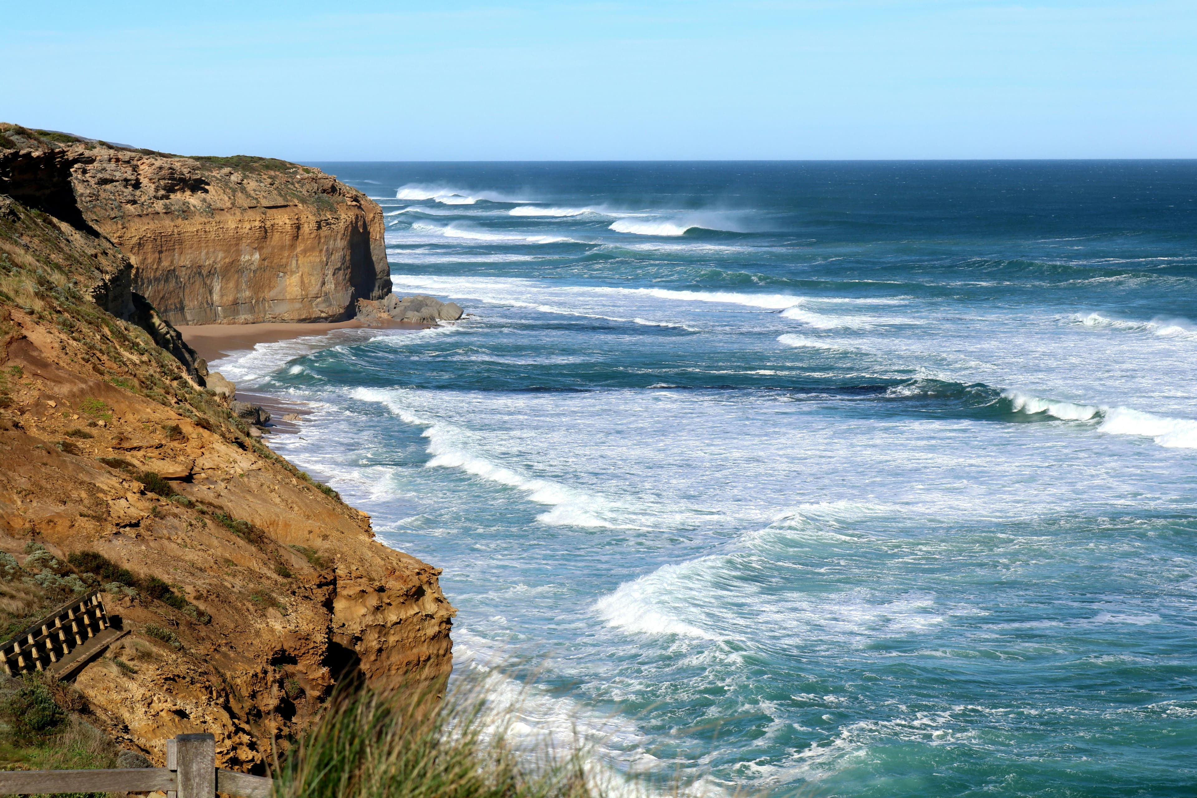 Discover the ultimate guide to Australia’s Great Ocean Road. Explore must-see sights, activities, and how to do it on a budget with Imoova vehicle relocations.