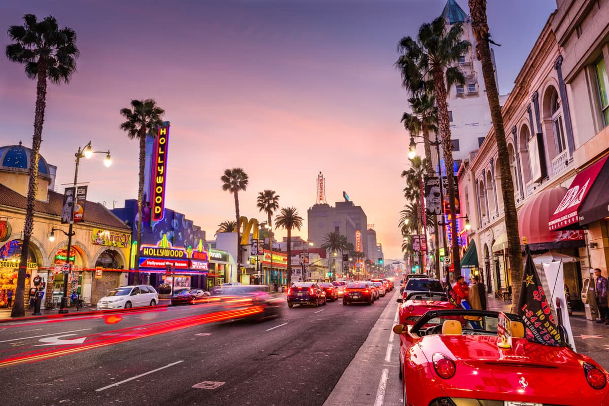 Travel to Los Angeles in an RV for only $1 per day with Imoova! We share our top tips to make the most of the California roadtrip.