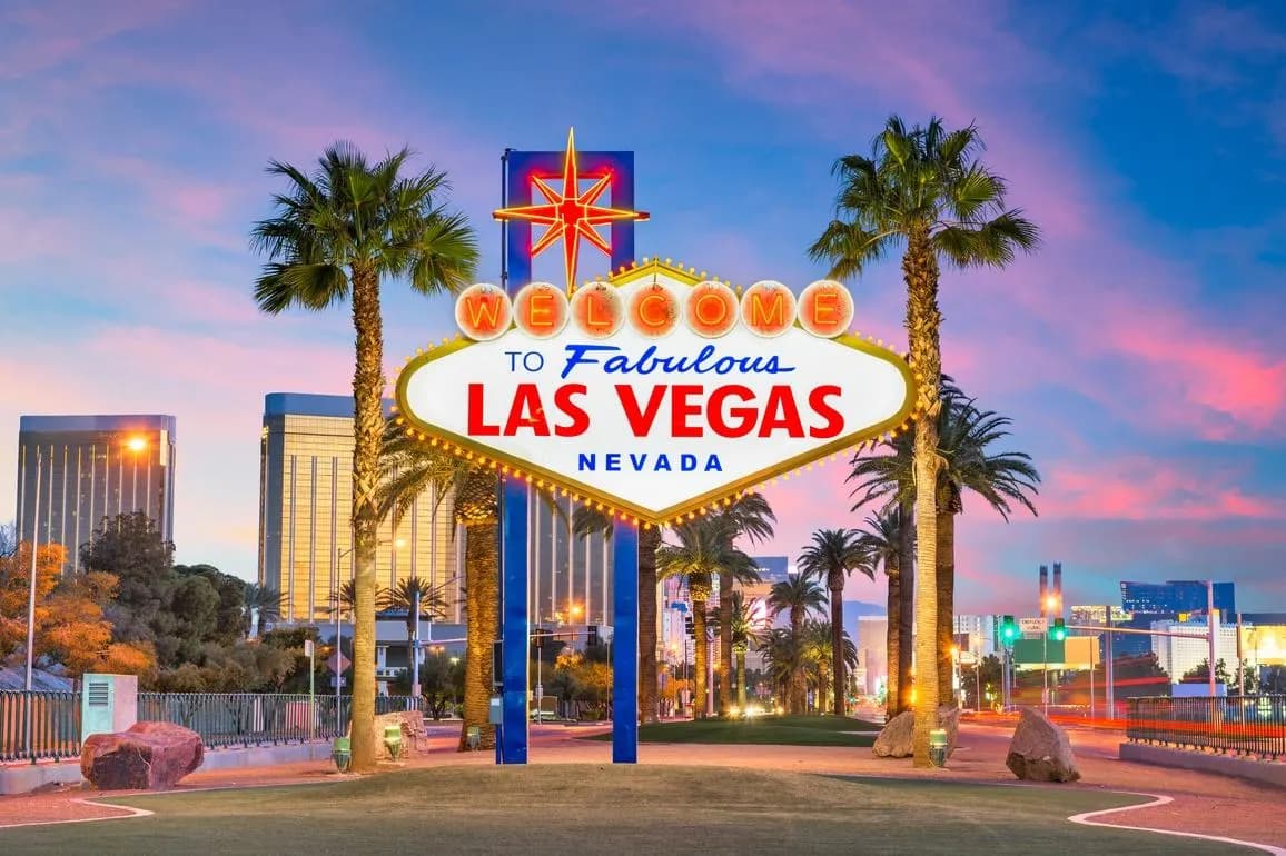 There's so much to see between Elkhart, Indiana and Las Vegas, Nevada. You can do this roadtrip for $1/day by relocating an RV with Imoova.