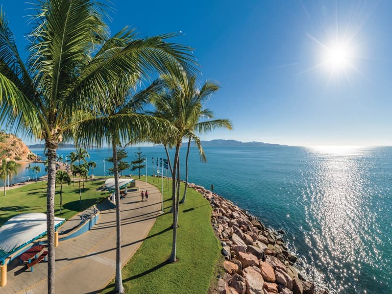 Explore Queensland’s coast from Brisbane to Townsville with Imoova’s $1/day vehicle relocations. Beaches, waterfalls, islands, and top food spots await!