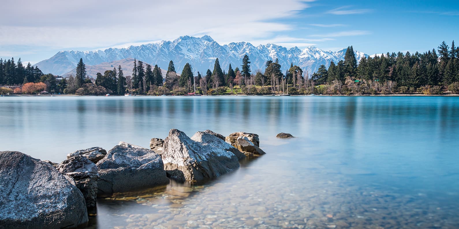 Snow-capped mountains, turquoise lakes, and unforgettable small towns — this Christchurch to Queenstown campervan trip is short, sweet, and stunning.